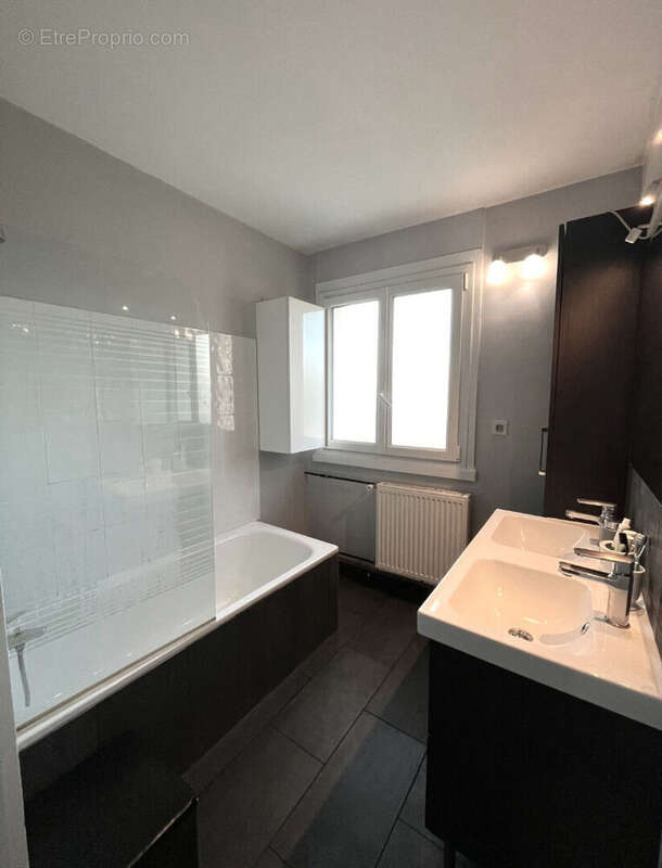 Appartement à SAINTE-FOY-LES-LYON