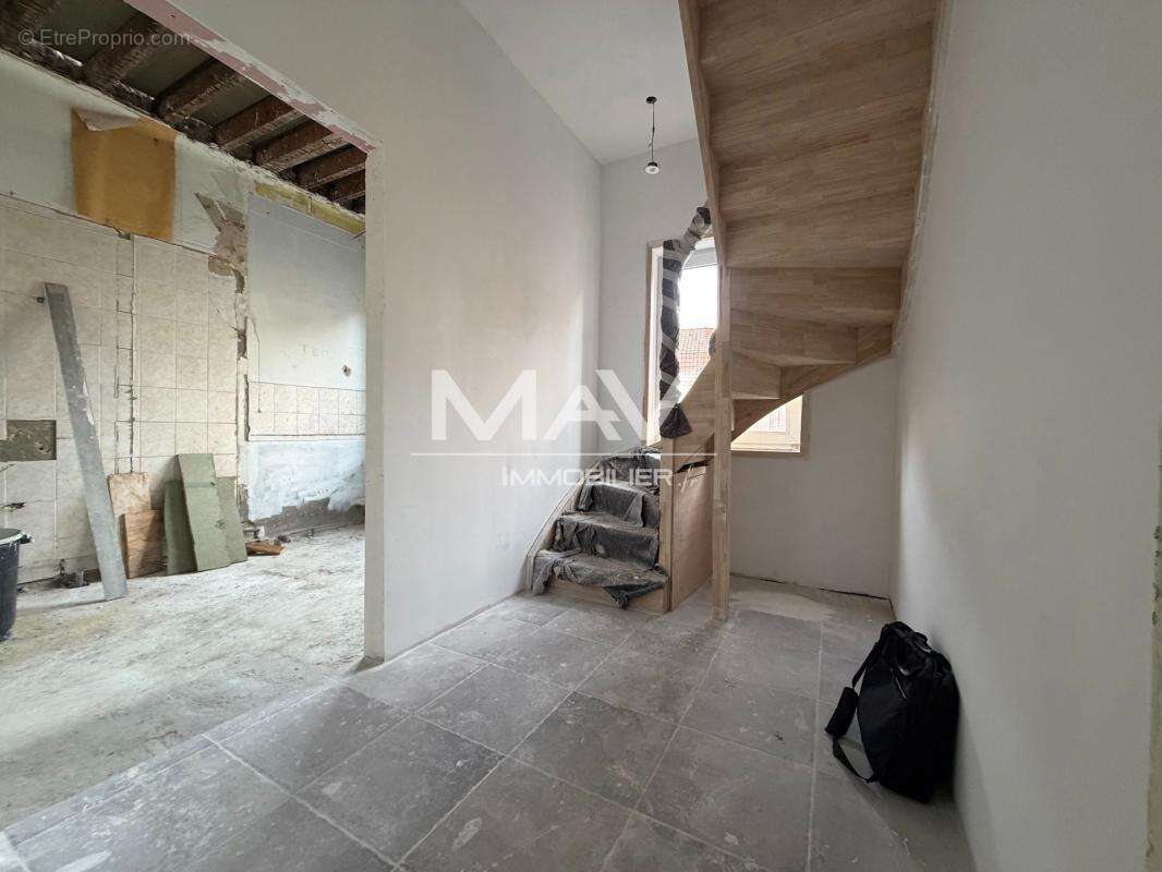 Appartement 3110 m² à Lille  - photo 2