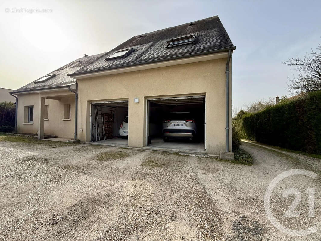 Maison à VULAINES-SUR-SEINE