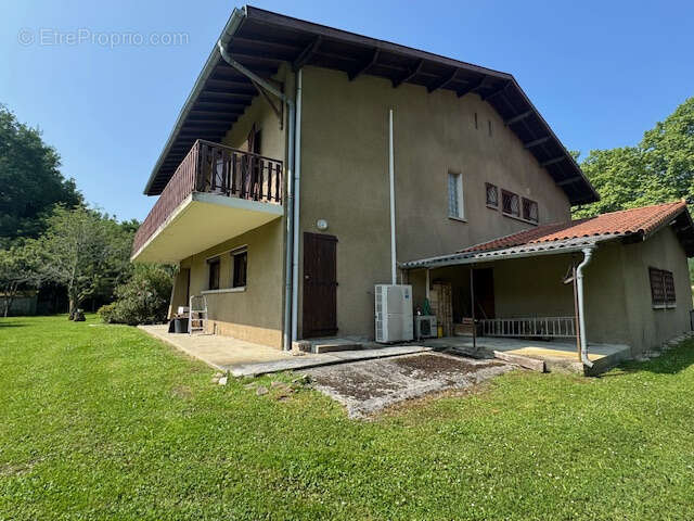 Maison à ARNAUD-GUILHEM