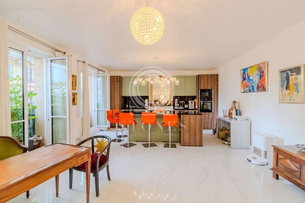 Appartement à PARIS-11E