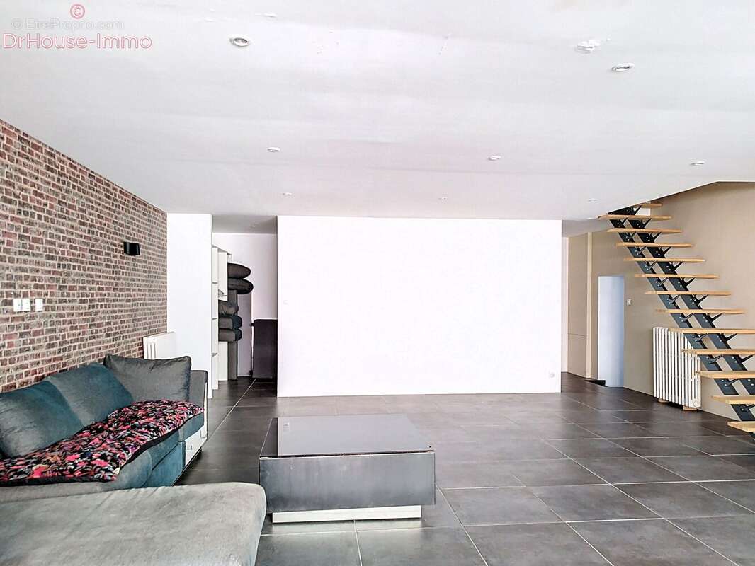 Maison 224 m² à Bourg  - photo 43