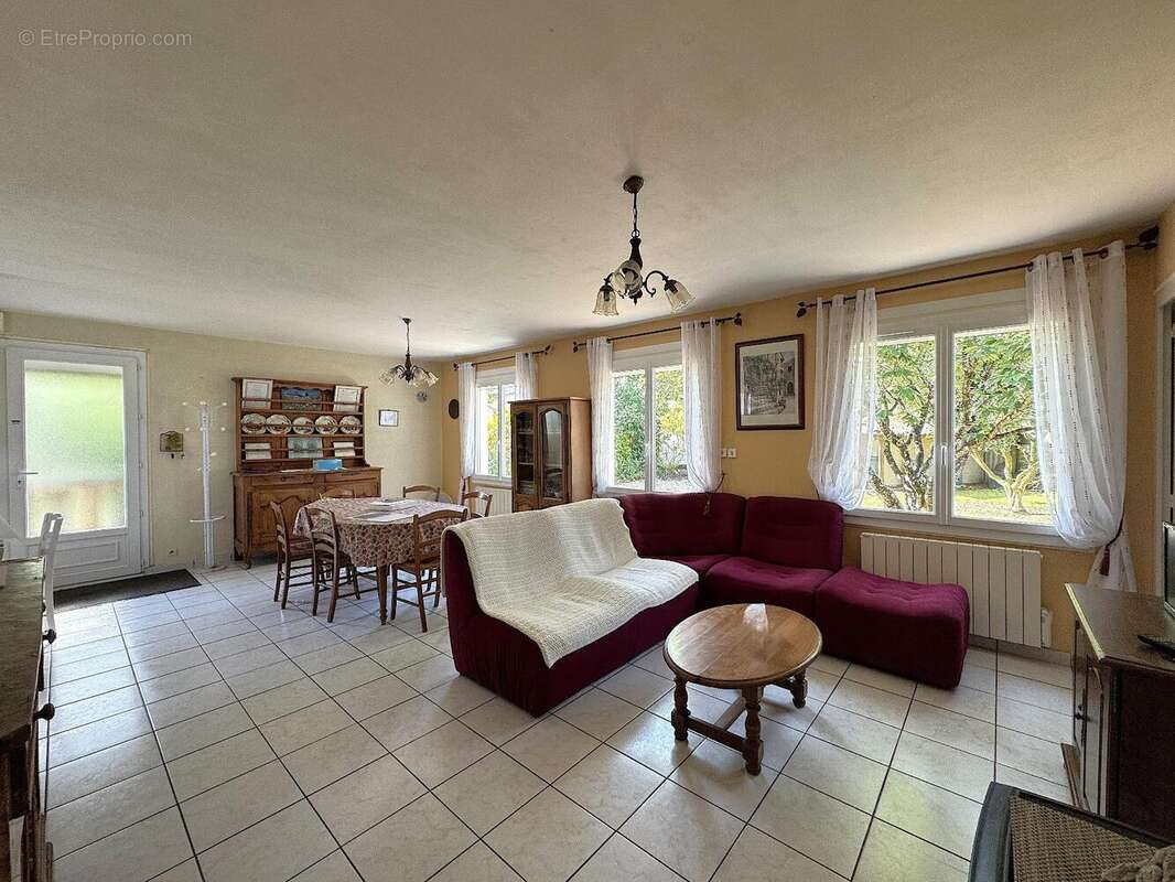   - Maison à THOUARS