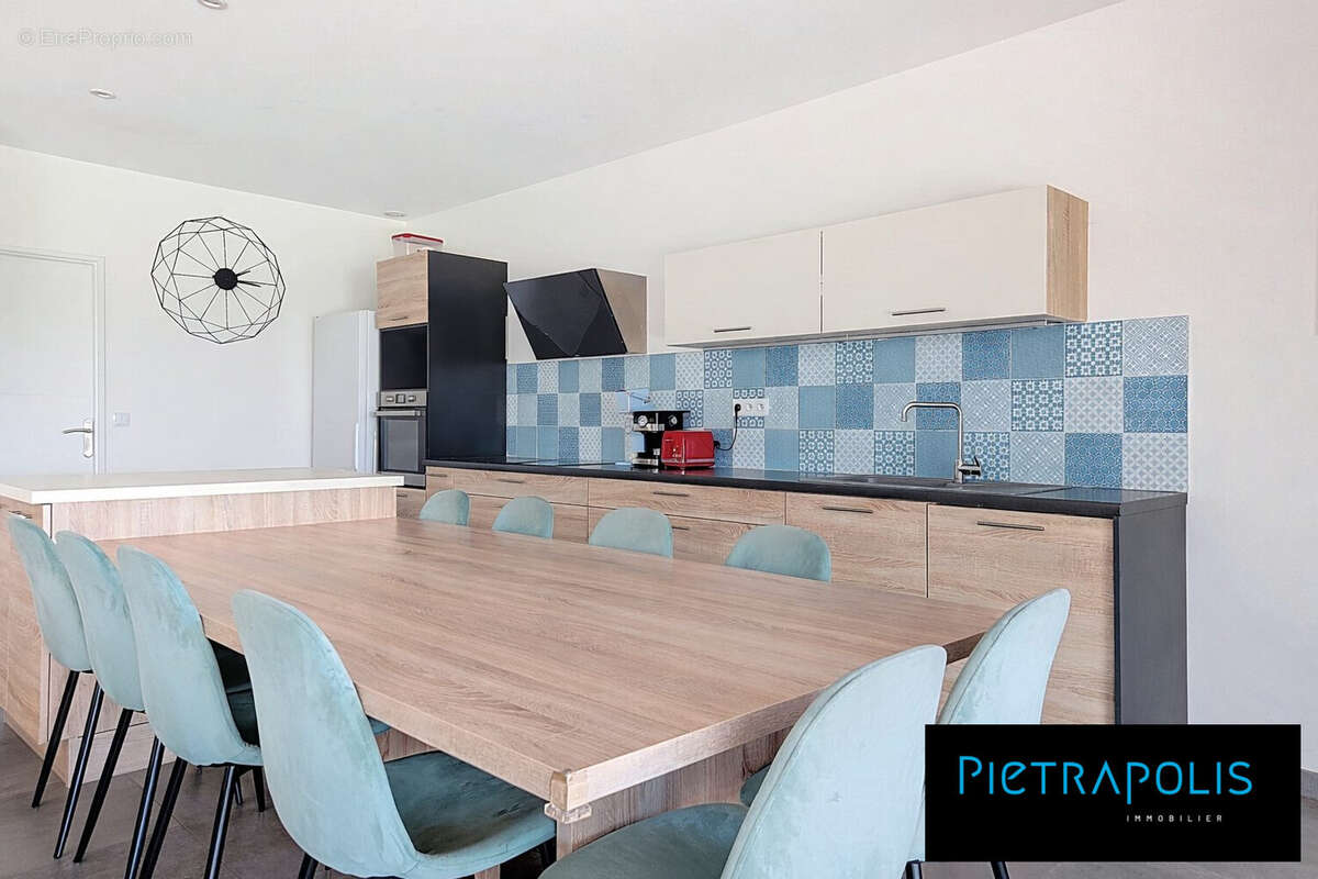 Maison à GREZIEU-LA-VARENNE