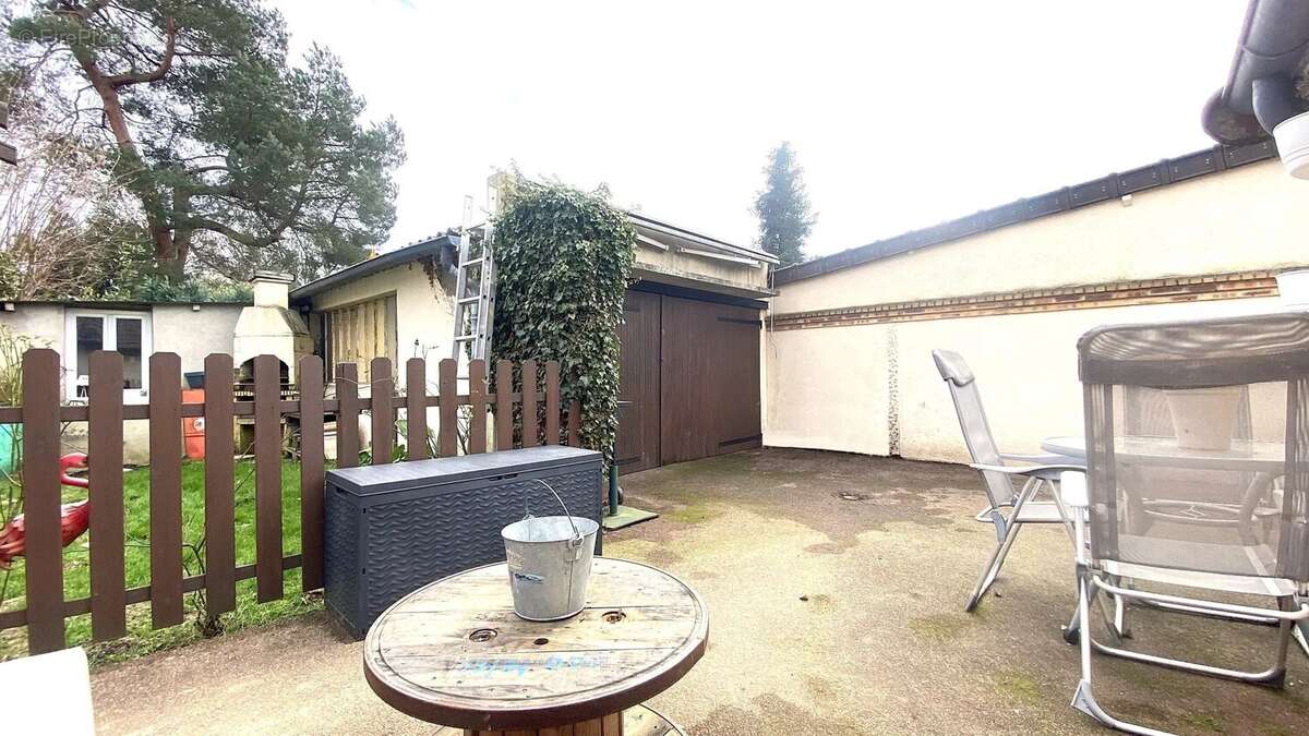 Maison à SAINT-CYR-L&#039;ECOLE