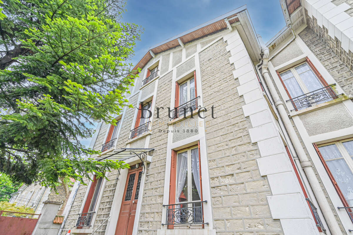 Maison à SAINT-MAUR-DES-FOSSES