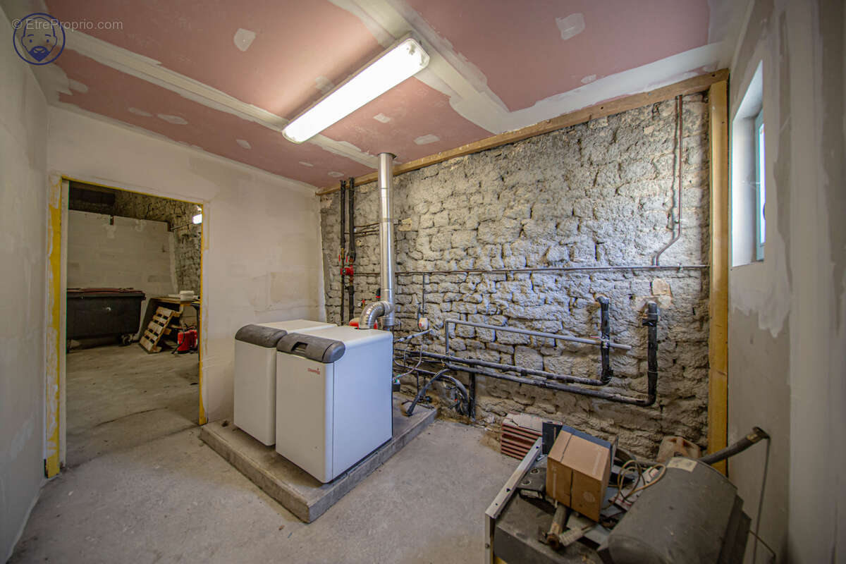 Immeuble, accés RN4 immédiat - photo 20