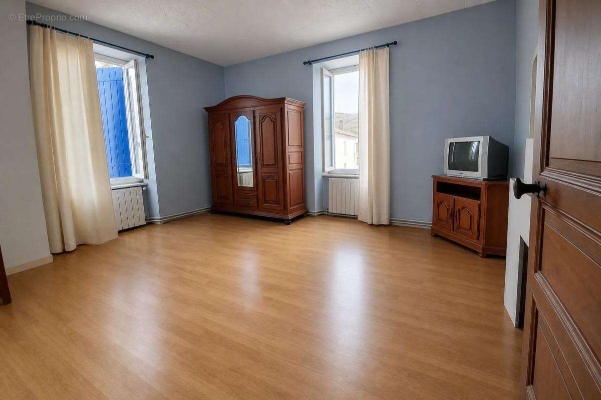 Maison à MURAT-SUR-VEBRE