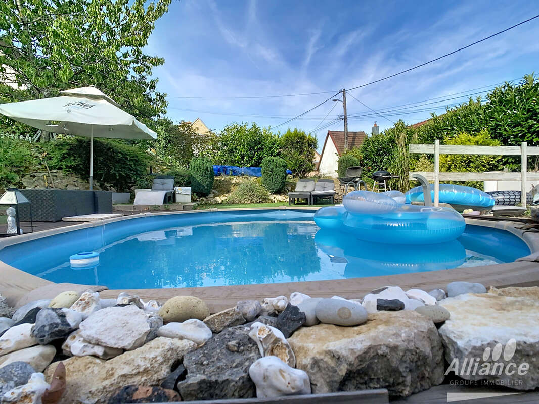 Jolie maison pierre sur 11a , piscine, vue imprenable - photo 10