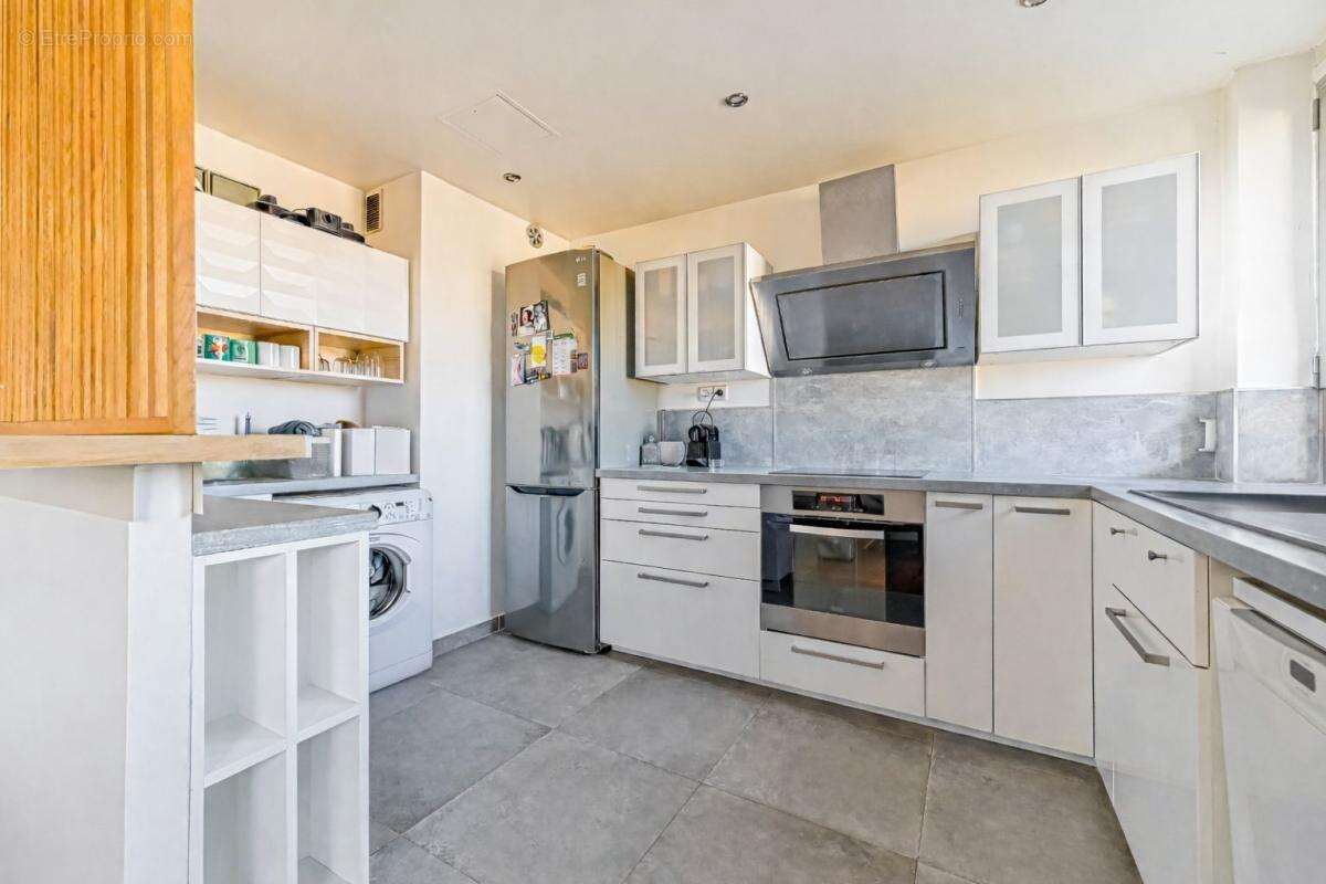 Appartement à CHARENTON-LE-PONT