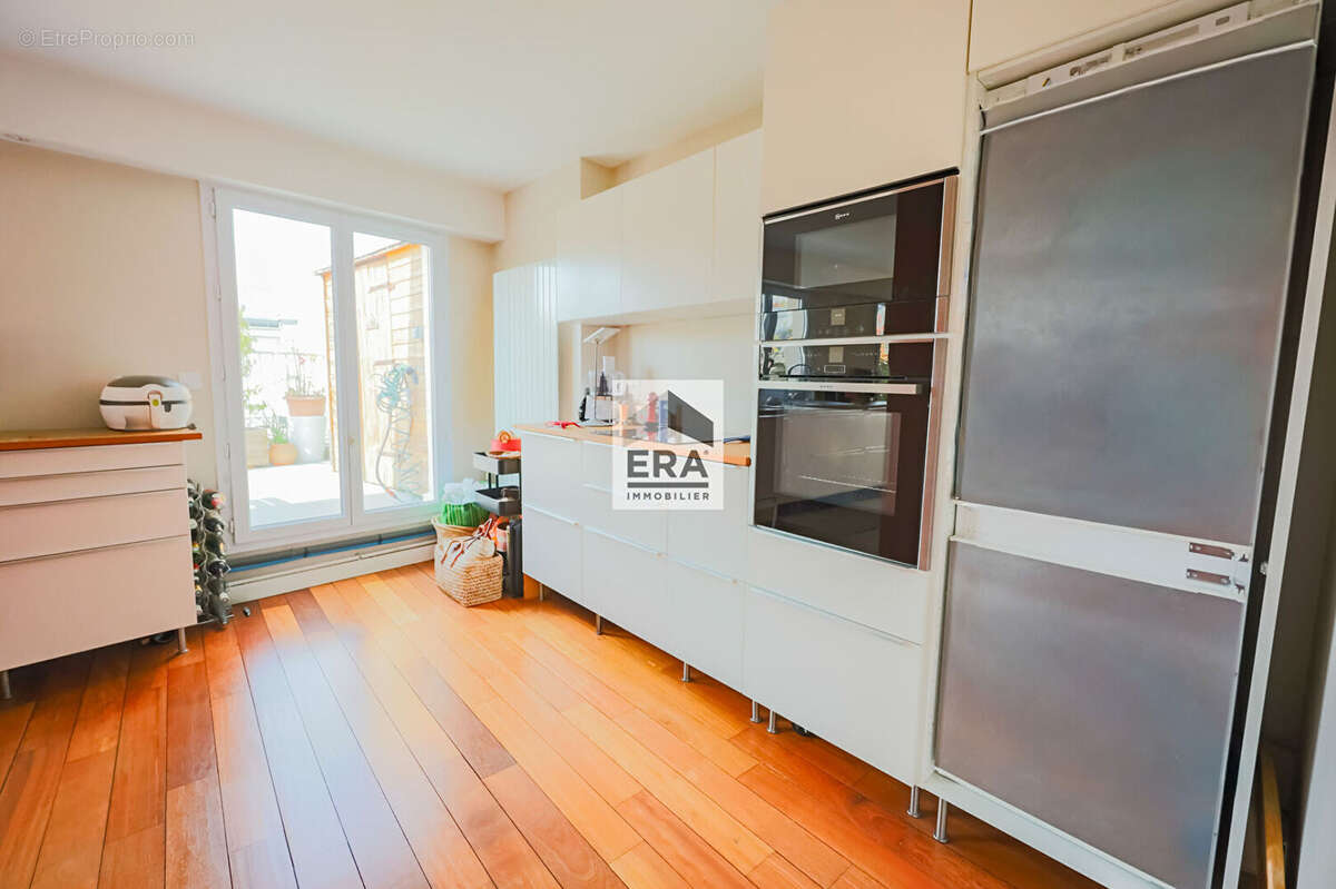 Appartement à PARIS-14E