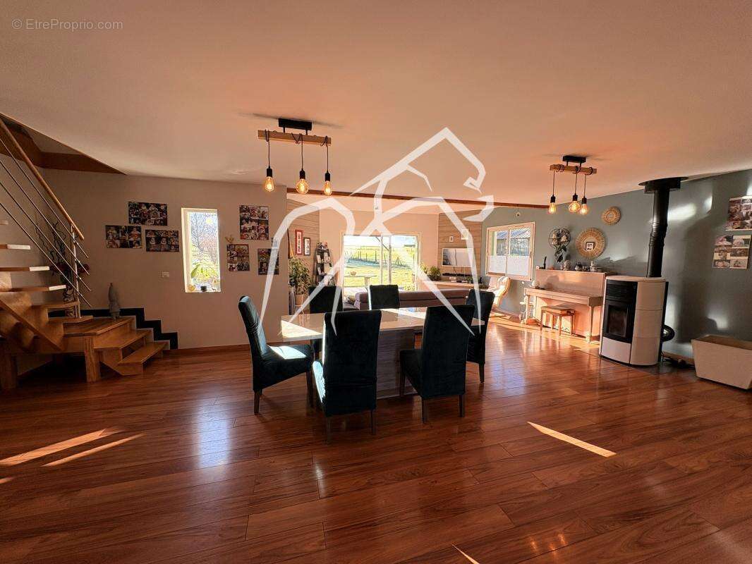 Maison à SAINT-PIERRE-DE-VARENGEVILLE