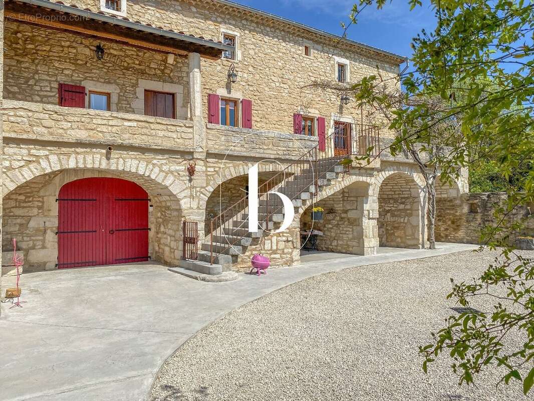 Maison à BARJAC