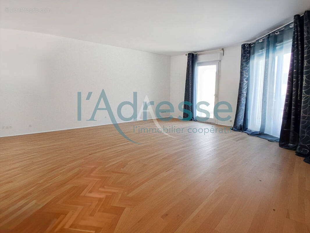 Appartement à SURESNES