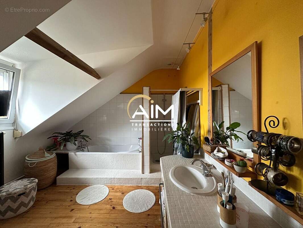 Maison à MONTLOUIS-SUR-LOIRE