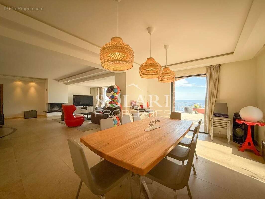 Maison à THEOULE-SUR-MER