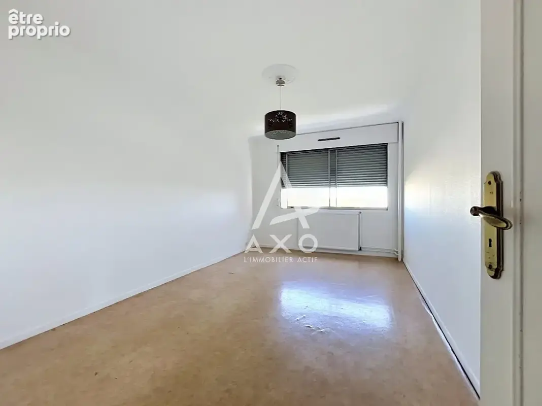 DIJON (21) - Tire-Pesseau T4 balcon parking - photo 4