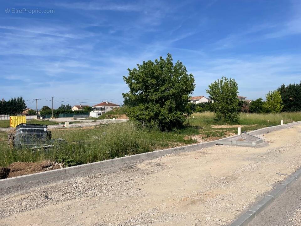 Terrain à SAINT-MARCEL-LES-VALENCE
