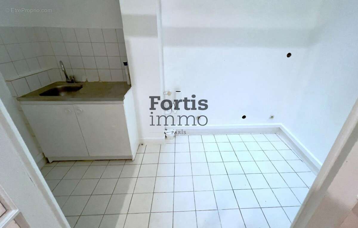 Appartement à PARIS-10E