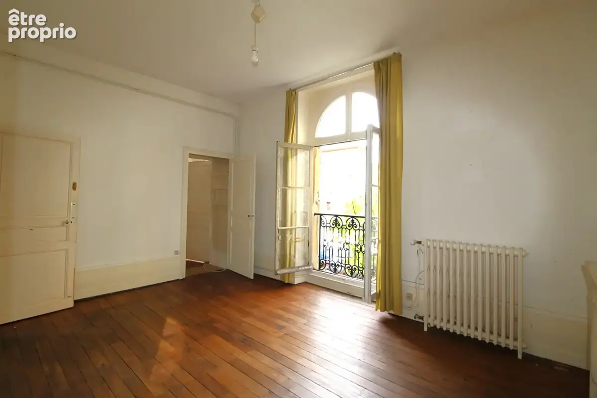 Appartement Dijon centre - Place Saint-Bénigne - photo 4