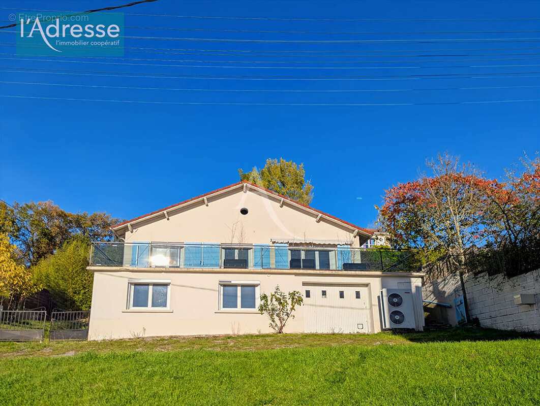 Maison avec 2 appartements indépendants et garage - Puy-l'Évêque, proche commodités - photo 2