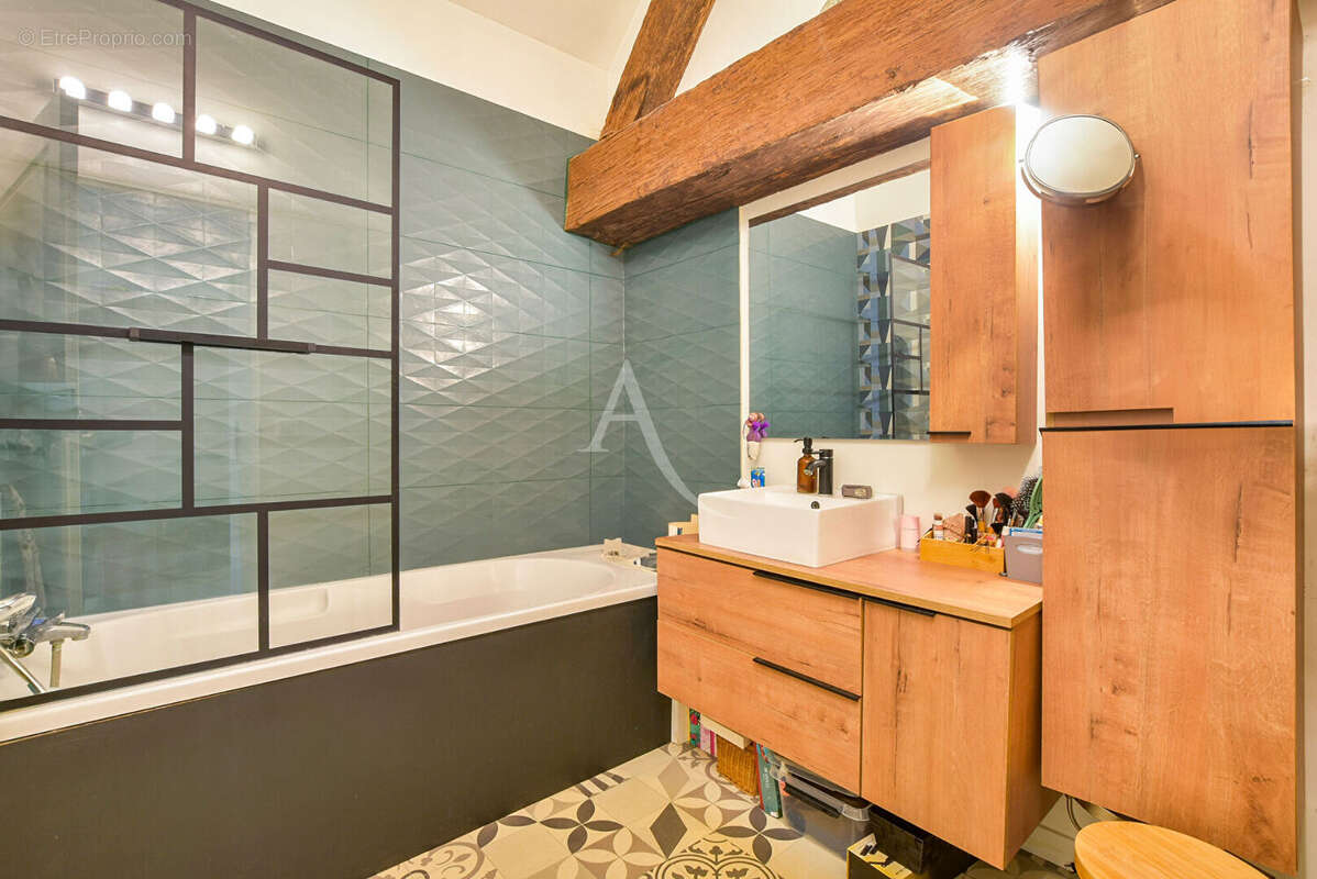 Appartement à VERNEUIL-L'ETANG