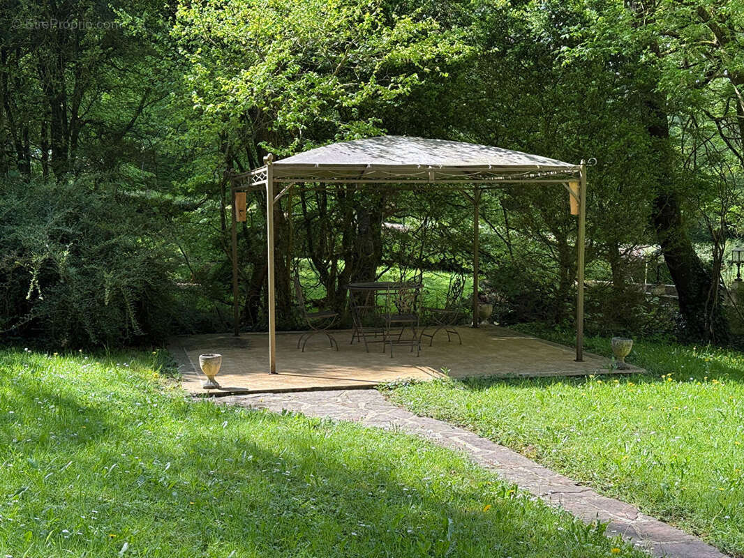 Maison à LA CHARTRE-SUR-LE-LOIR