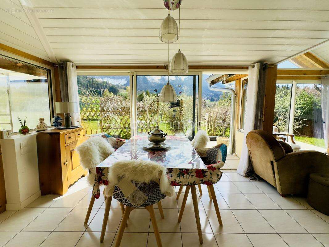 Maison à LA ROCHE-SUR-FORON