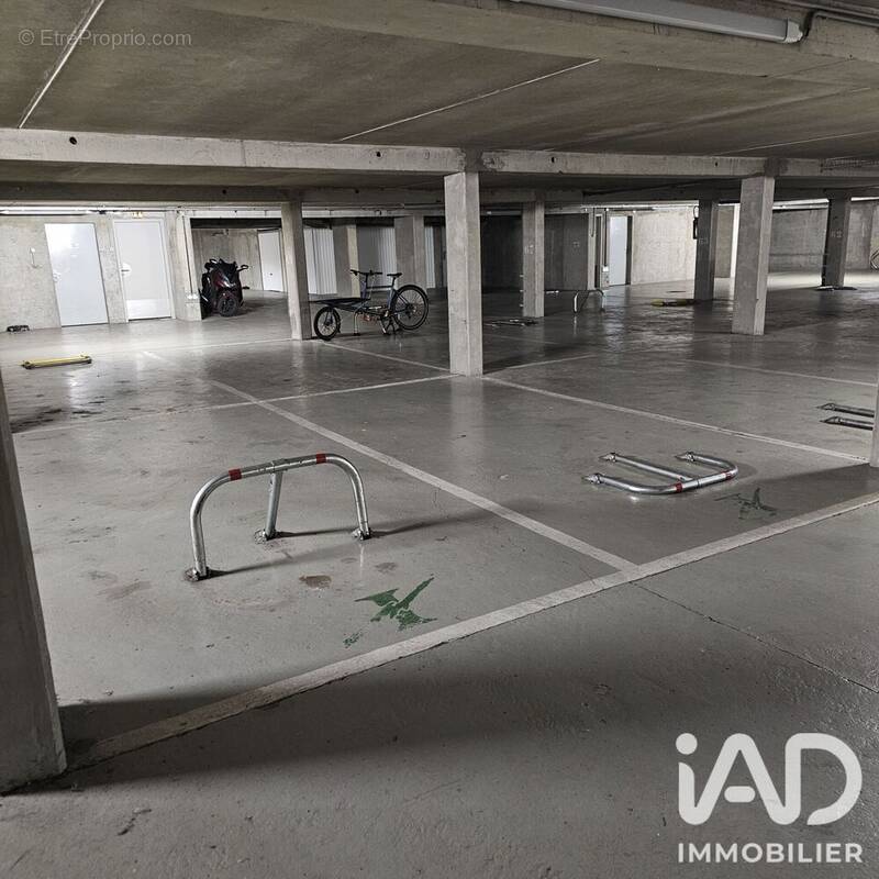 Photo 1 - Parking à PARIS-19E
