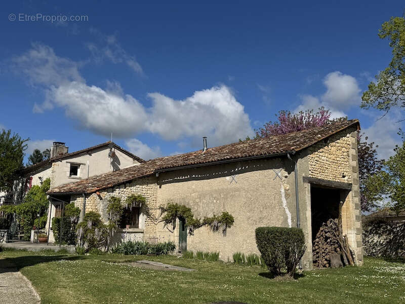 Maison à POULLIGNAC