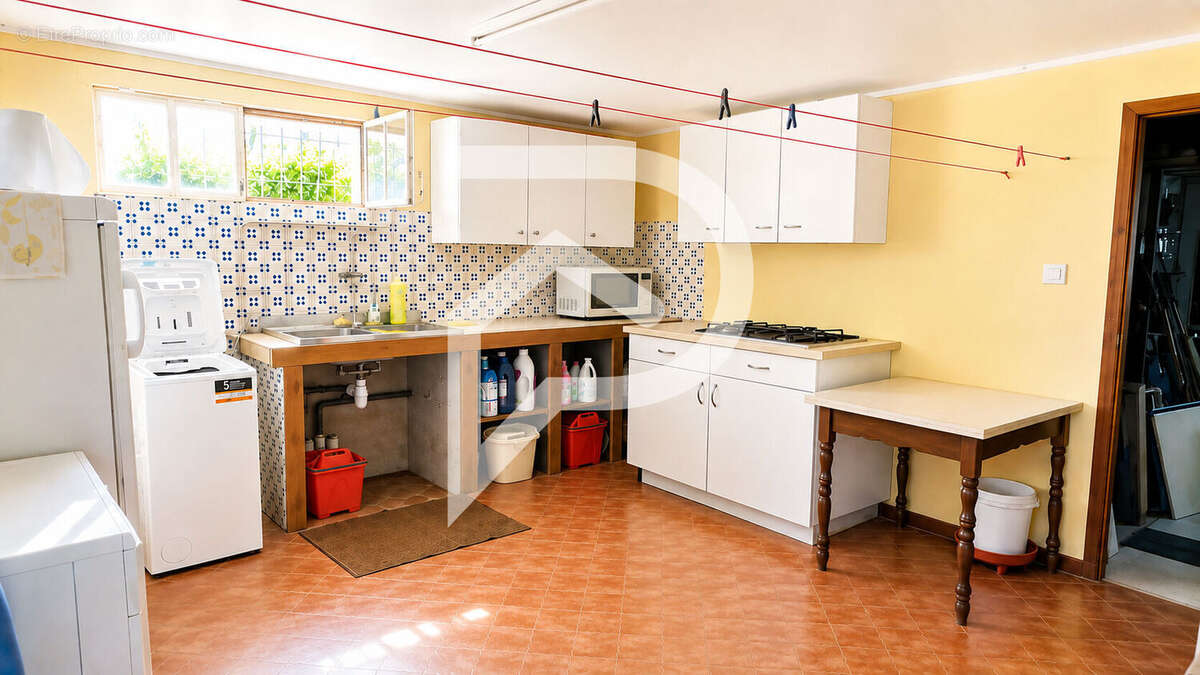 Maison 92 m², 3 chambres avec jardin, piscine et grand sous-sol - photo 11