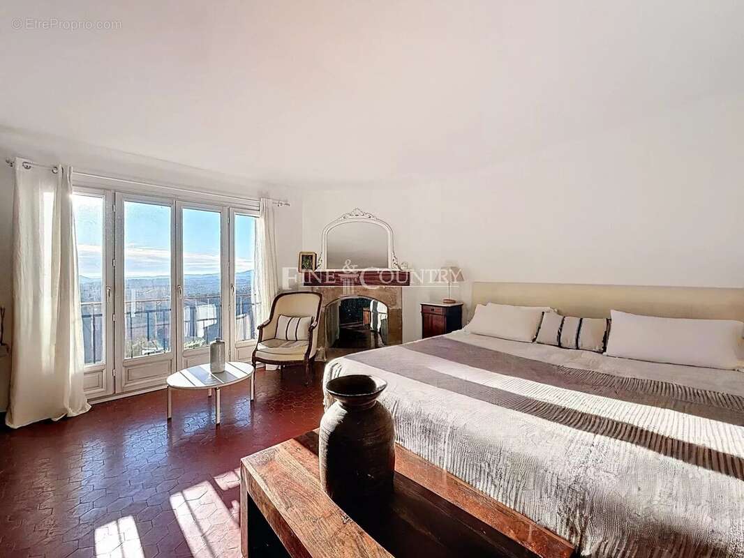 Maison à SAINT-CEZAIRE-SUR-SIAGNE