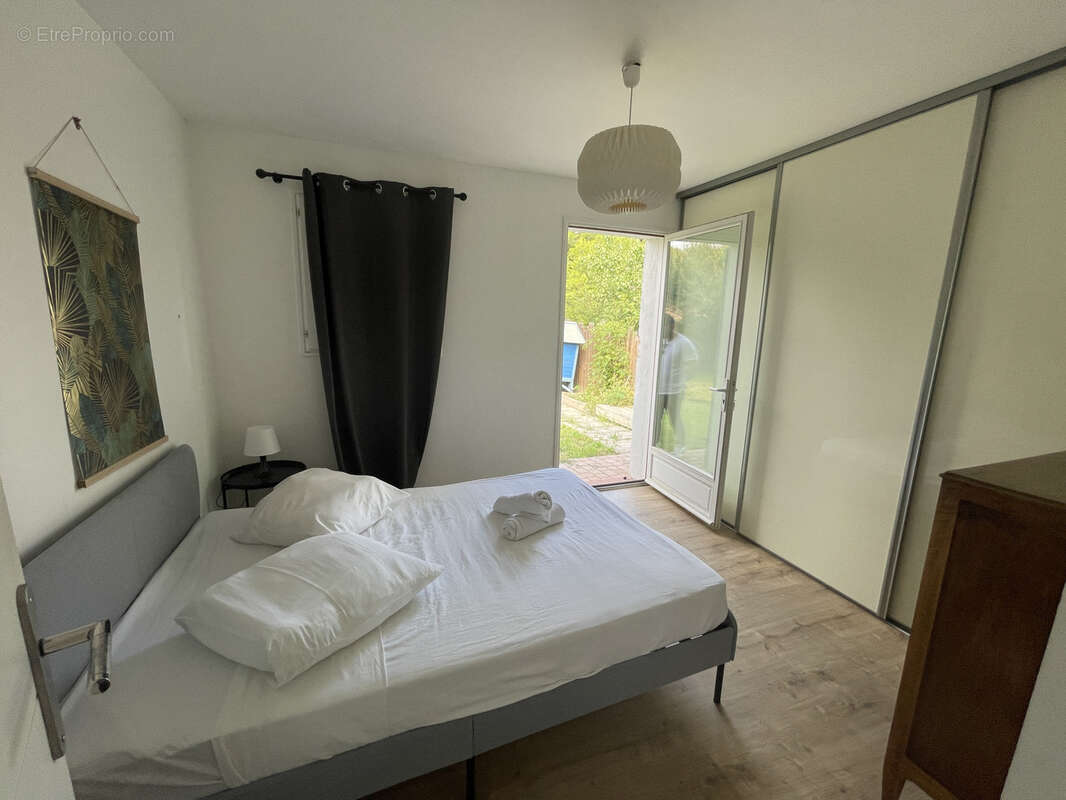 Maison à SAINT-CYR-SUR-MER