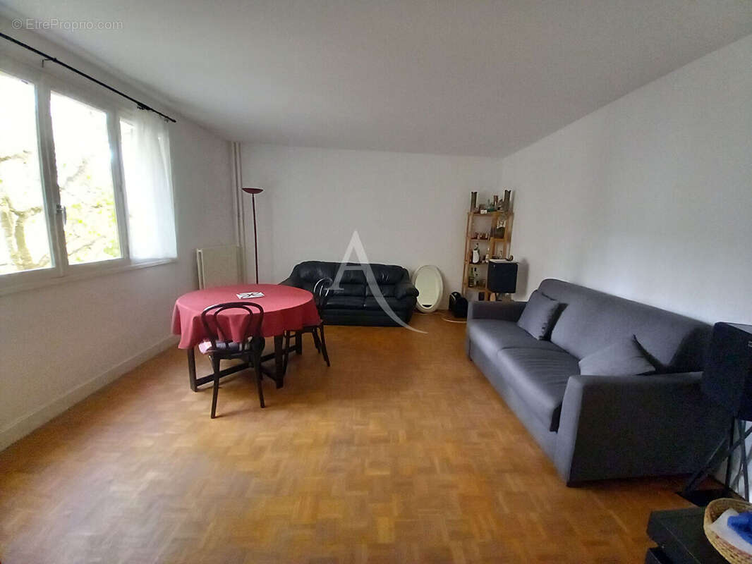 Appartement à PARIS-19E