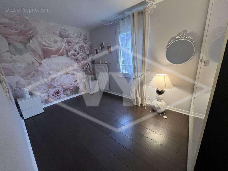 Appartement à COMBS-LA-VILLE