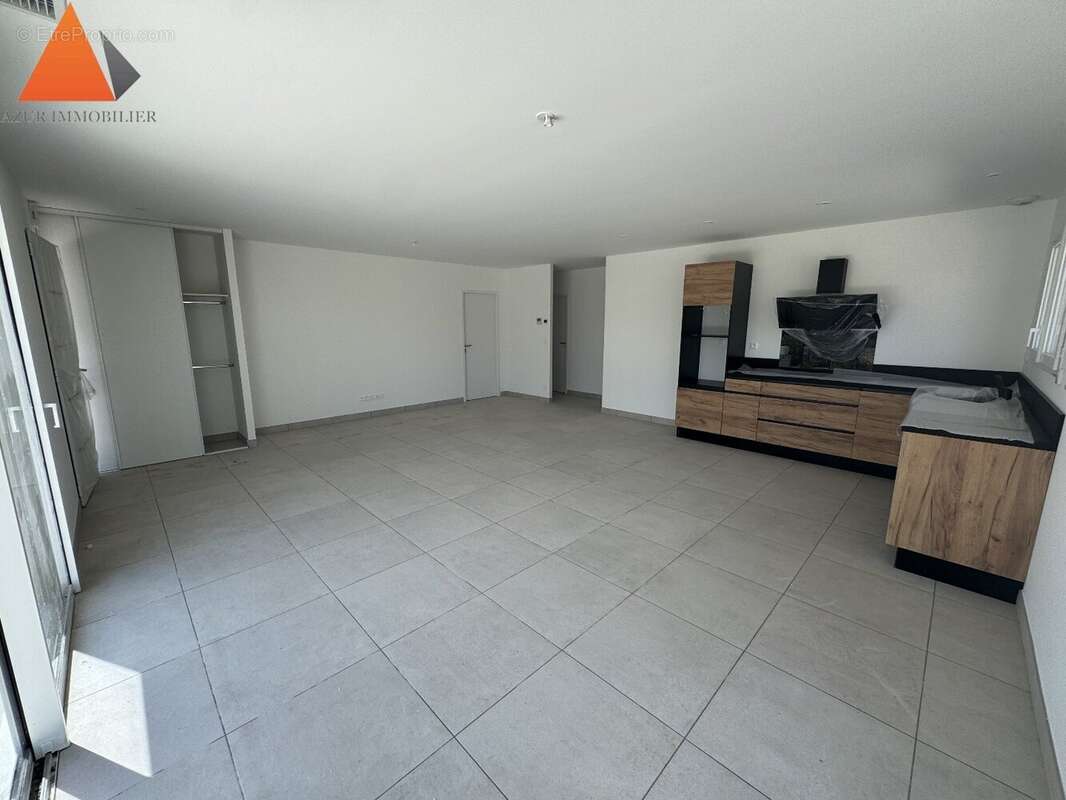 Maison à NISSAN-LEZ-ENSERUNE