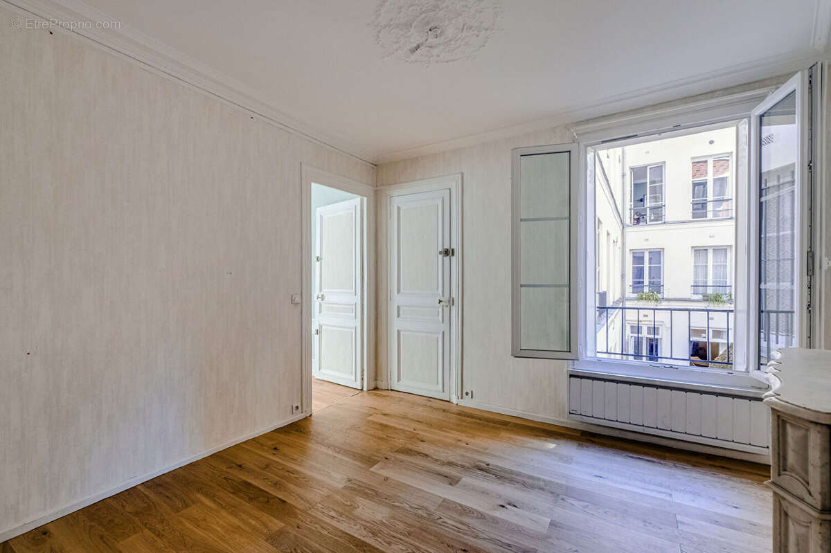 Appartement à PARIS-8E