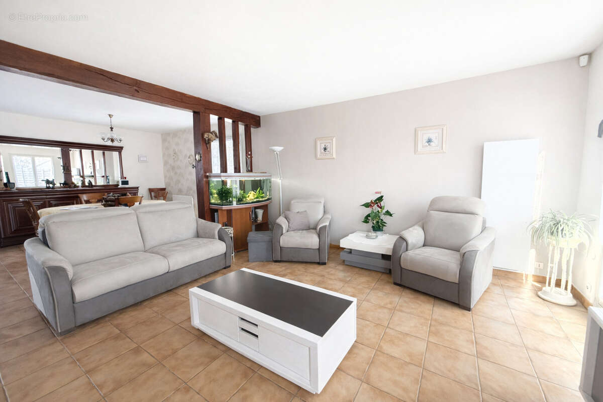 Maison à OZOIR-LA-FERRIERE