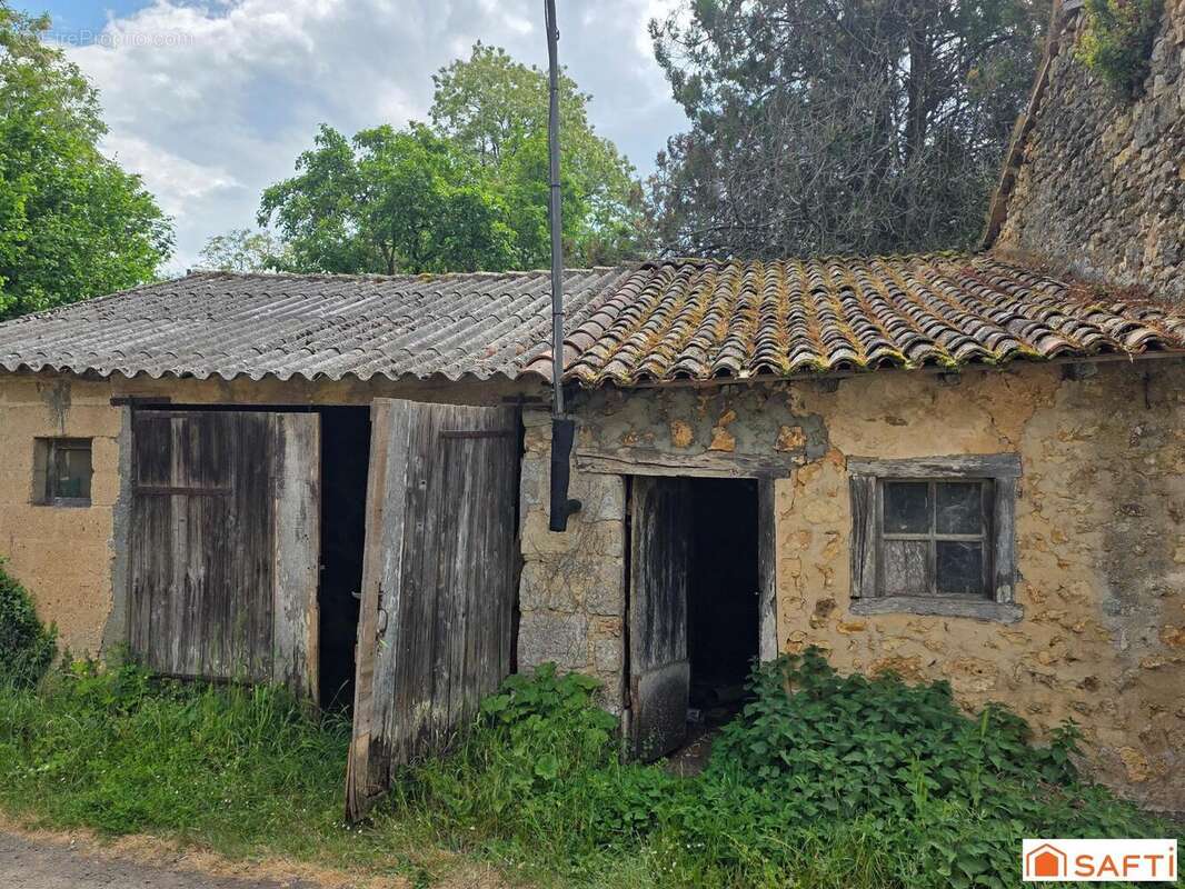 Photo 8 - Maison à LUSIGNAN