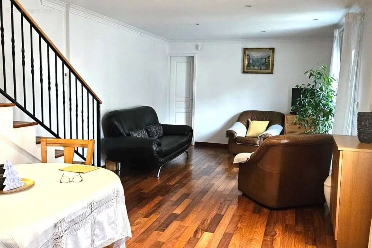 Maison à SAINT-MAUR-DES-FOSSES