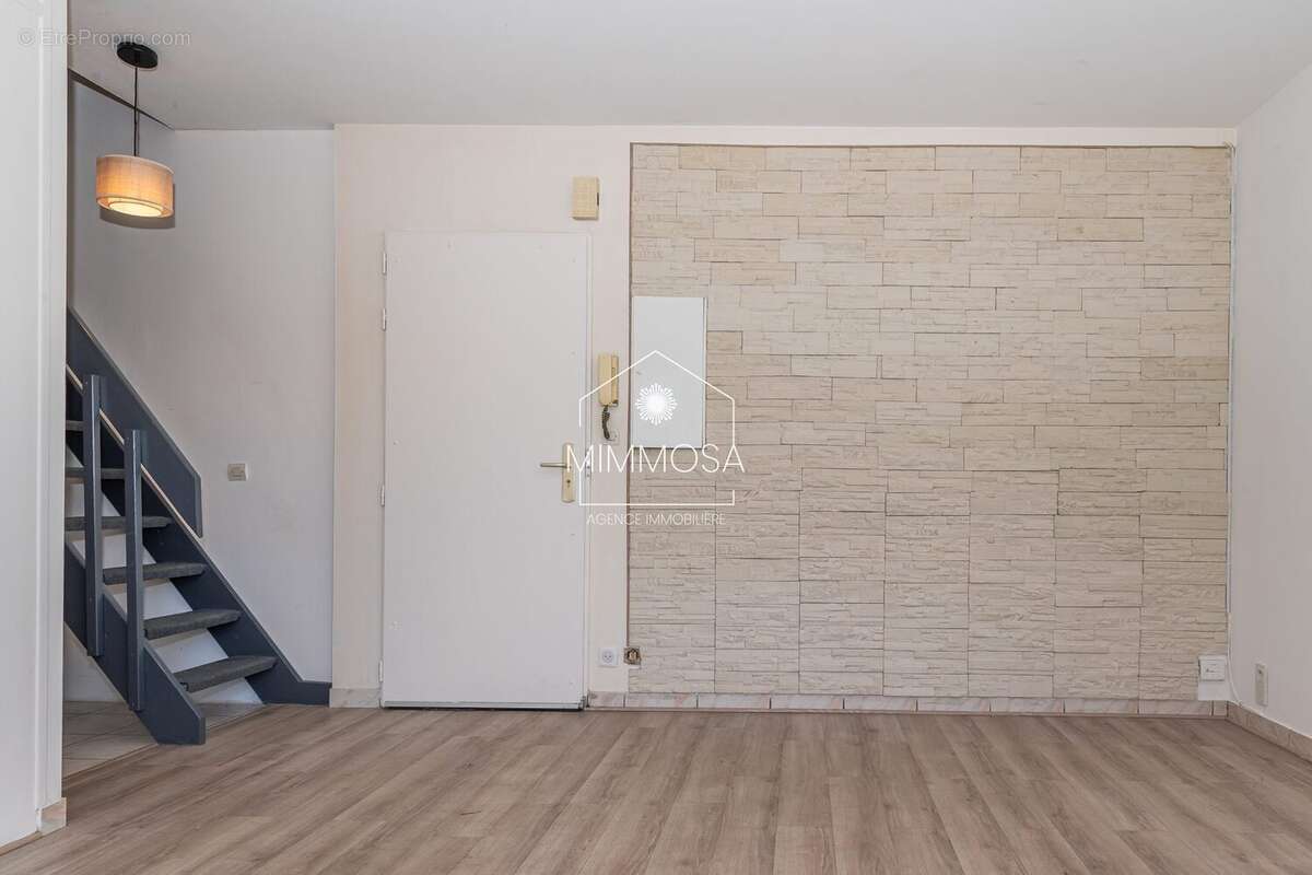 Appartement à LES PAVILLONS-SOUS-BOIS