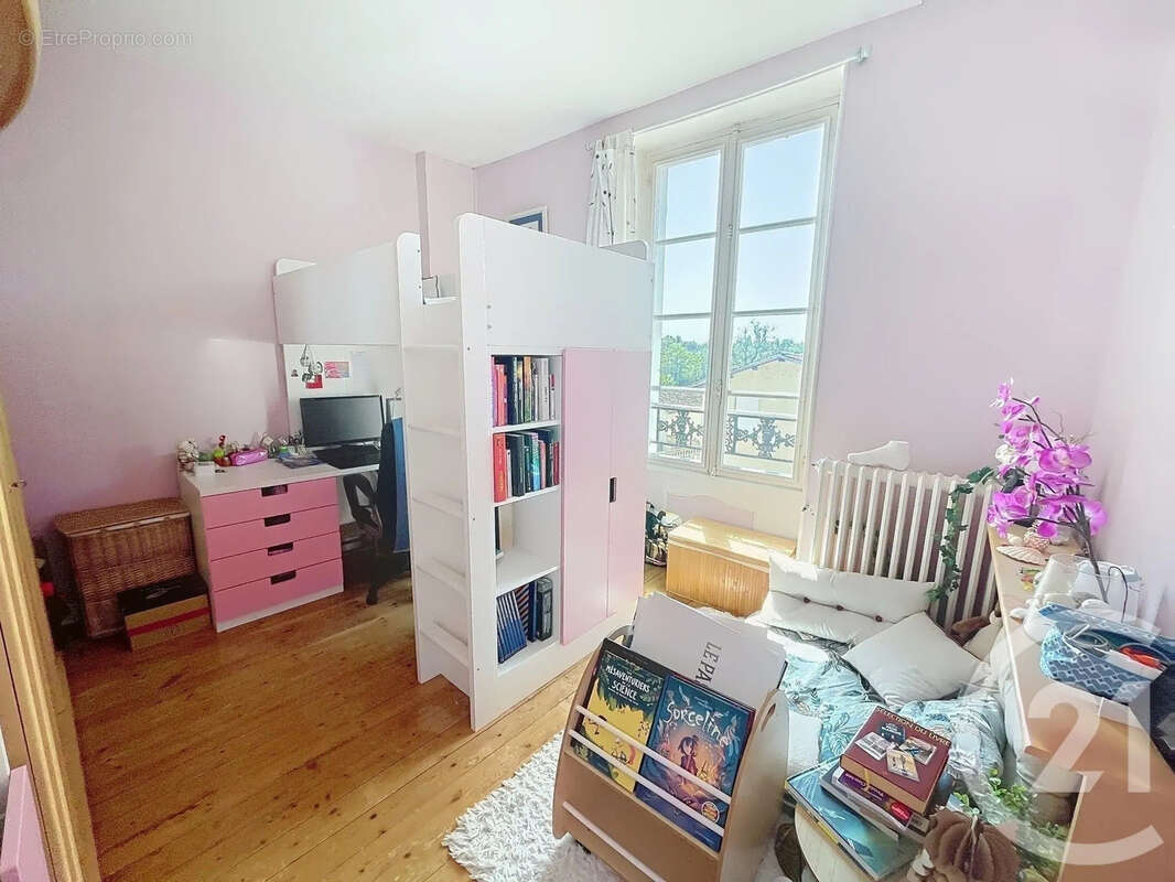 Maison 129 m² à Montignac-Charente  - photo 7