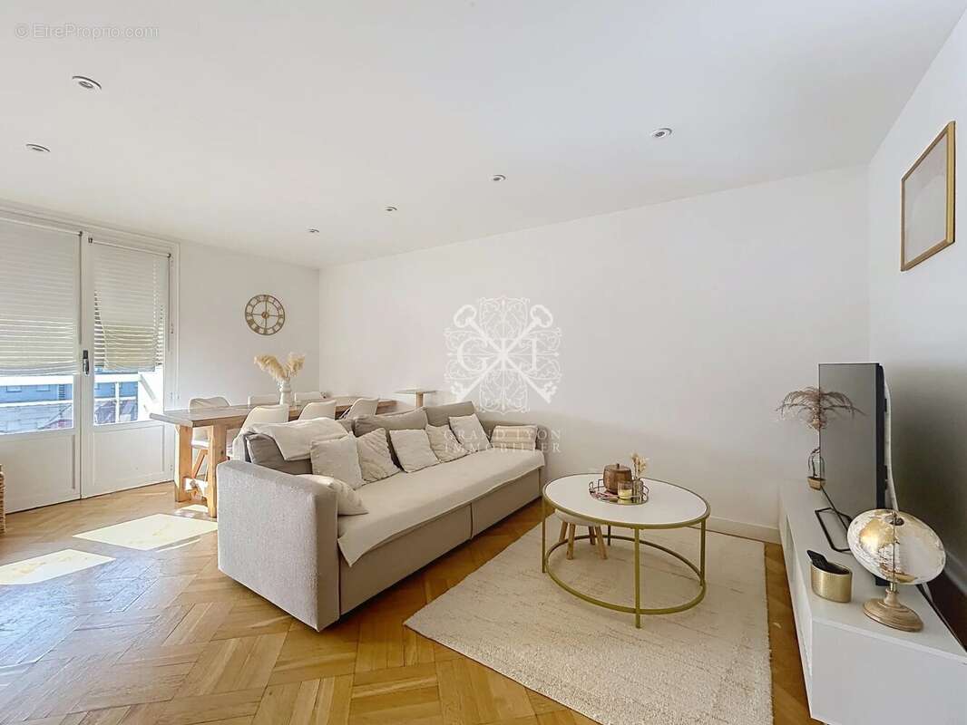 Appartement à SAINTE-FOY-LES-LYON