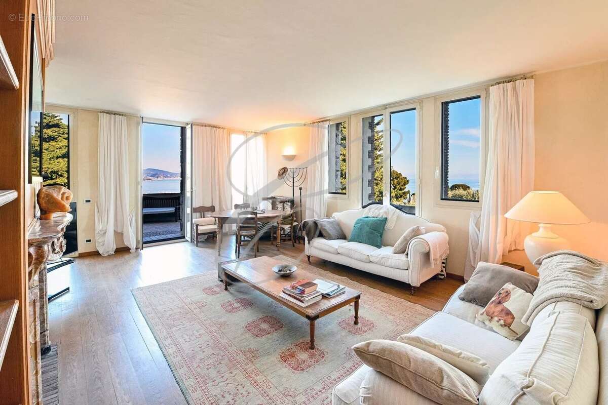 Appartement à ROQUEBRUNE-CAP-MARTIN