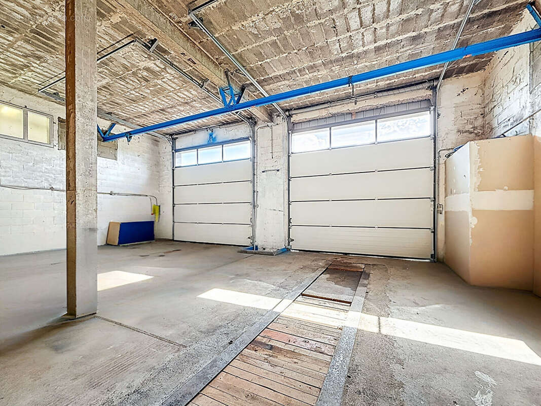 Commerce à MONTREUIL-BELLAY