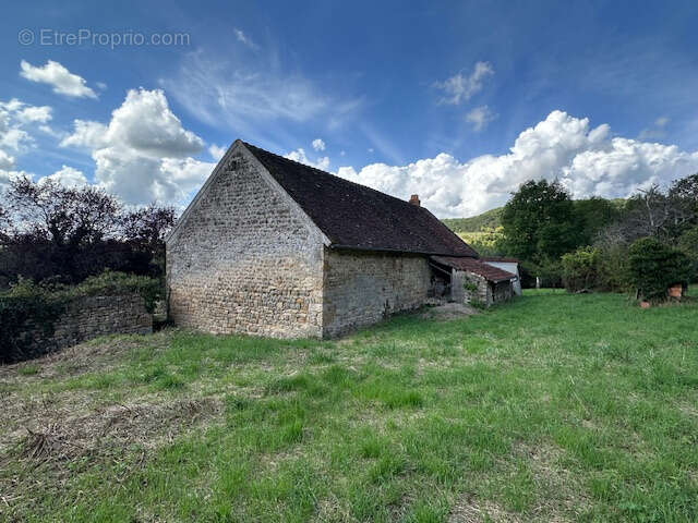 Maison à POUQUES-LORMES