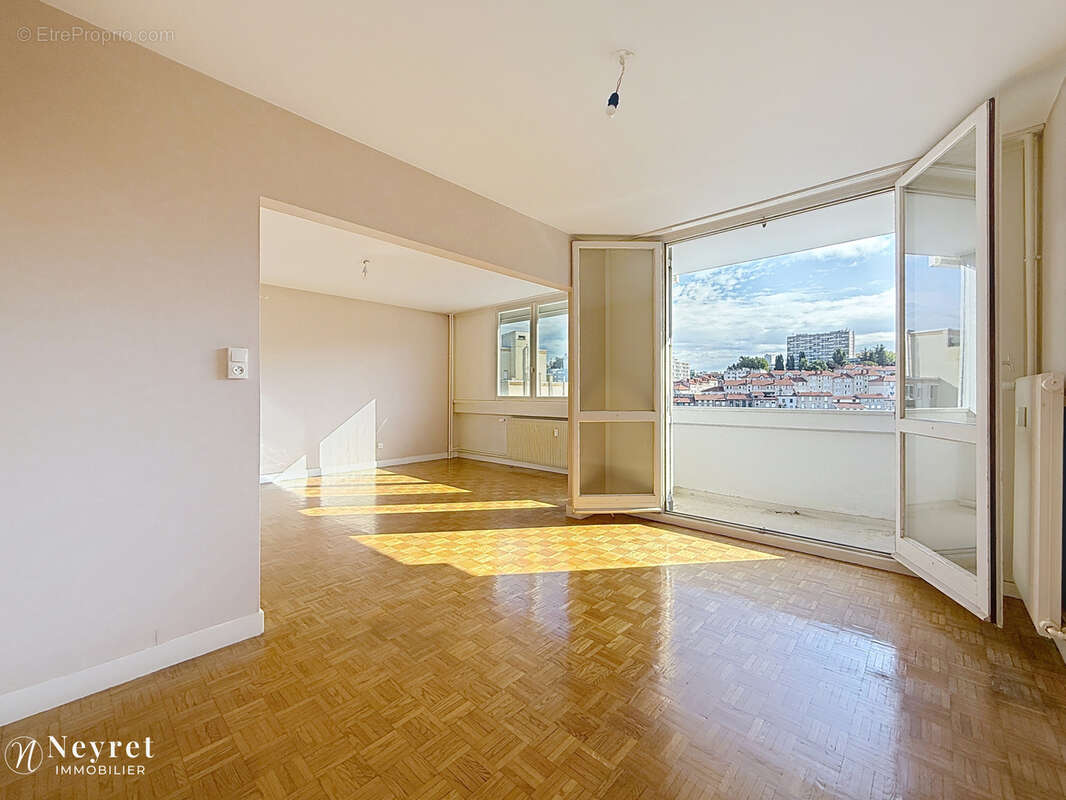 Appartement à SAINT-ETIENNE