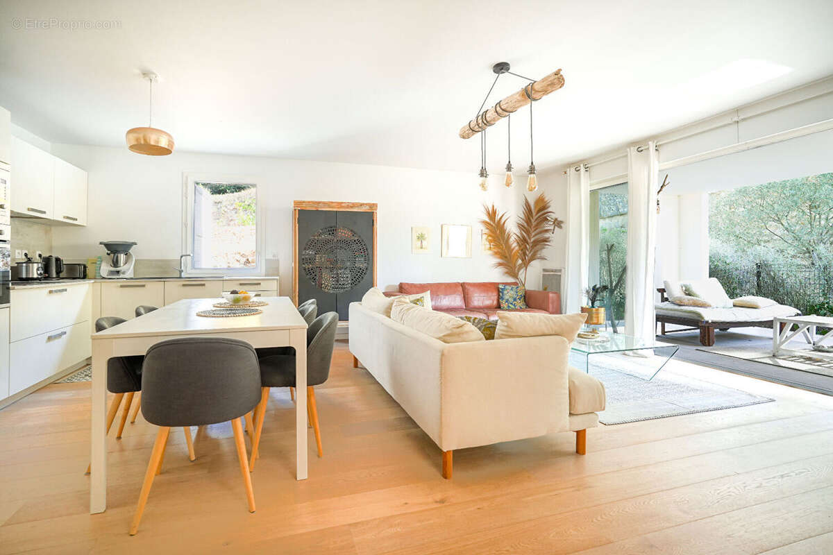 Appartement à CABRIES