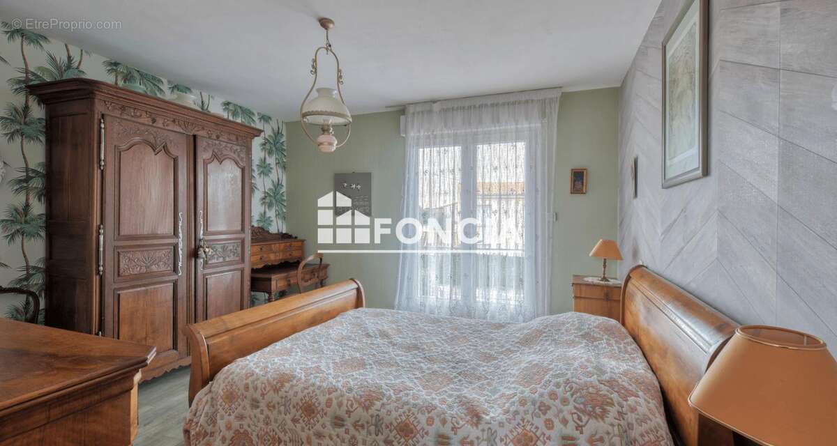 À seulement 400 m de la magnifique plage de Châtelaillon, découvrez cette spacieuse maison qui saura vous séduire ! - photo 7