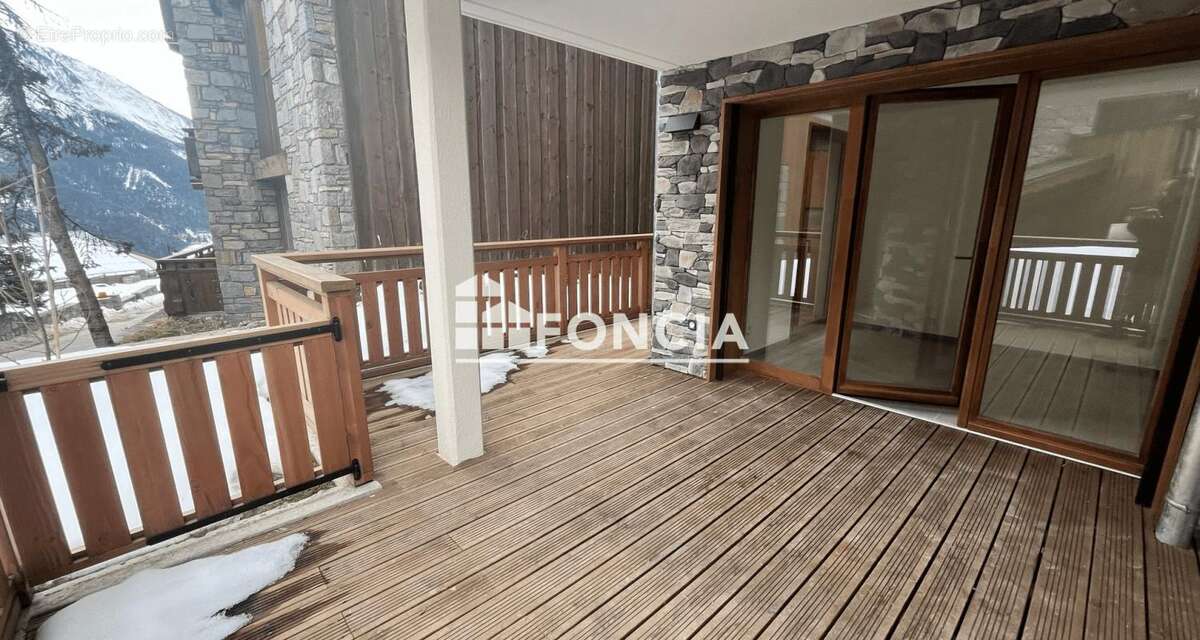 CHAMPAGNY-EN-VANOISE - LA VALLOISE - Spacieux T3 + Cabine avec grande terrasse et parking couvert ! - photo 18